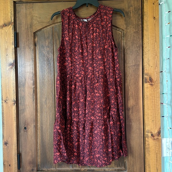 Loose Fit Floral Dress - Picture 1 of 6